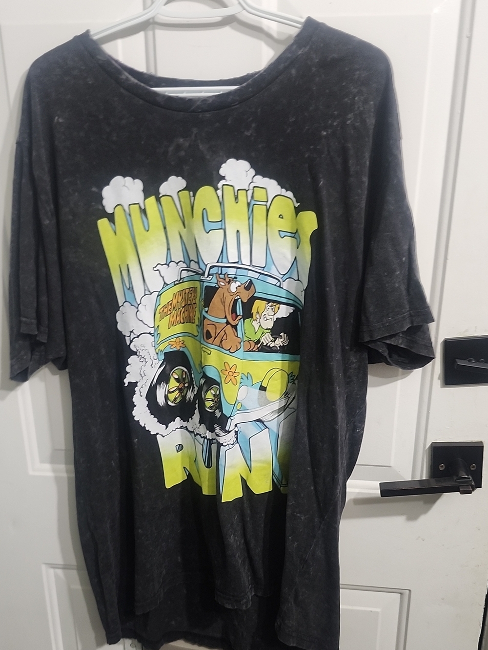 Scooby-Doo Munchies Van Graphic Tee - Black